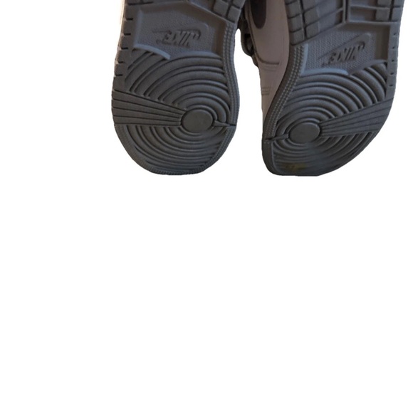 YOUTH Nike Jordan 1's gray/white retro high OG stealth. SIZE 4 -**NO BOX - Picture 12 of 16